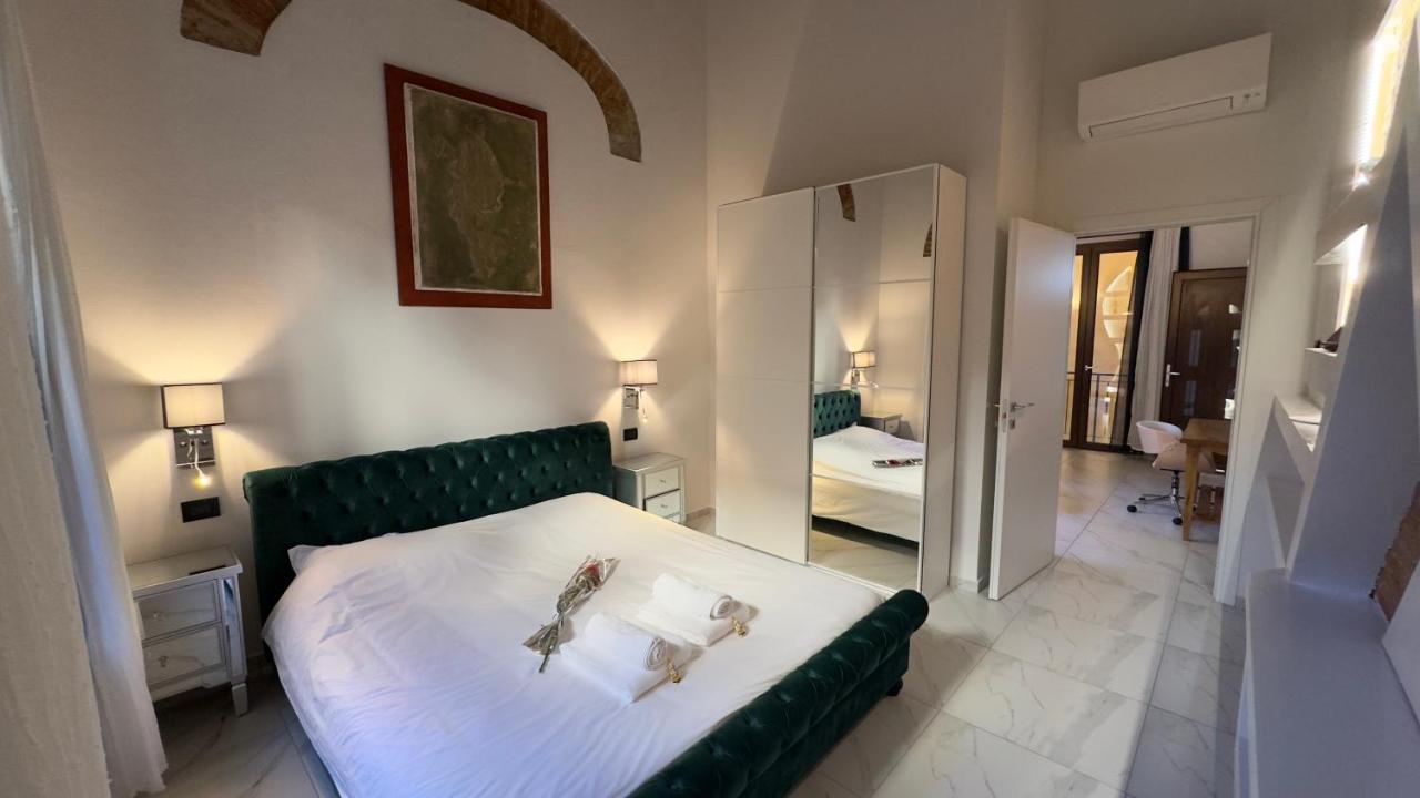 Stylish & Cozy In The Heart Of Florenz
